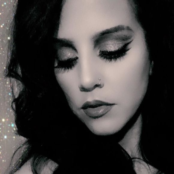 Meet your Posher, Stacie - Picture 1 of 1